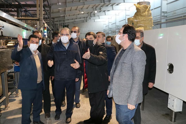 بازدید دکتر افشارچی استاندار زنجان از طرح توسعه شرکت مینو و ایجاد بخش کارتن سازی با هدف بررسی میدانی مخاطرات زیست محیطی این طرح در شهرستان خرمدره