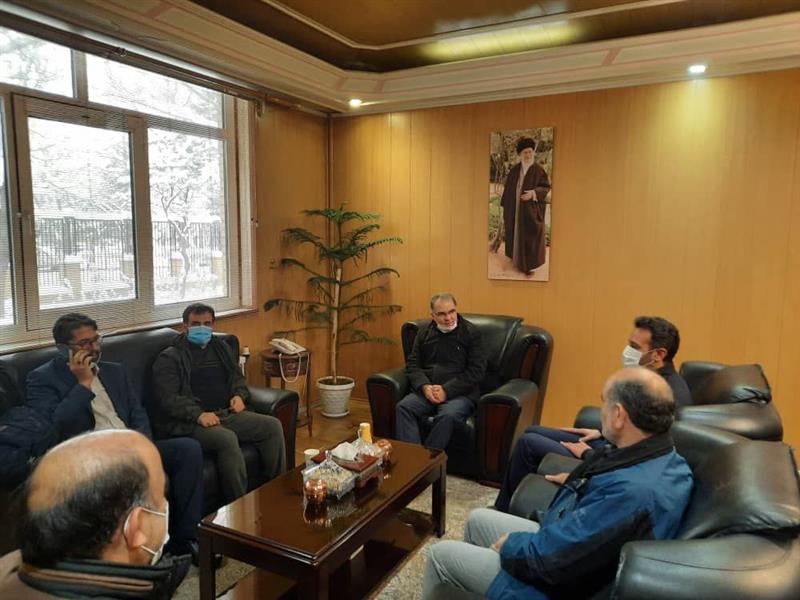 بازدید دکتر افشارچی استاندار زنجان از مرکز مدیریت خدمات شهری شهرداری زنجان و بررسی مجموعه اقدامات و فعالیت‌های شهرداری مرکز استان در خدمات رسانی به شهروندان در پی بارش سنگین برف