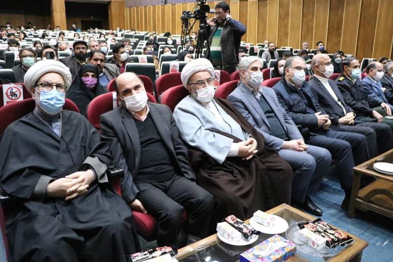 حضور دکتر افشارچی استاندار زنجان در آیین اختتامیه جایزه ملی دو سالانه غزل استاد حسین منزوی