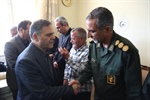 حضور دکتر سید محسن صادقی استاندار زنجان در منزل شهیدان رضا نجفی و حسن رسولی