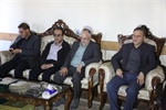 حضور دکتر سید محسن صادقی استاندار زنجان در منزل شهیدان حمید طوماری، اکبر عزیزی، دلاور امیرخانی