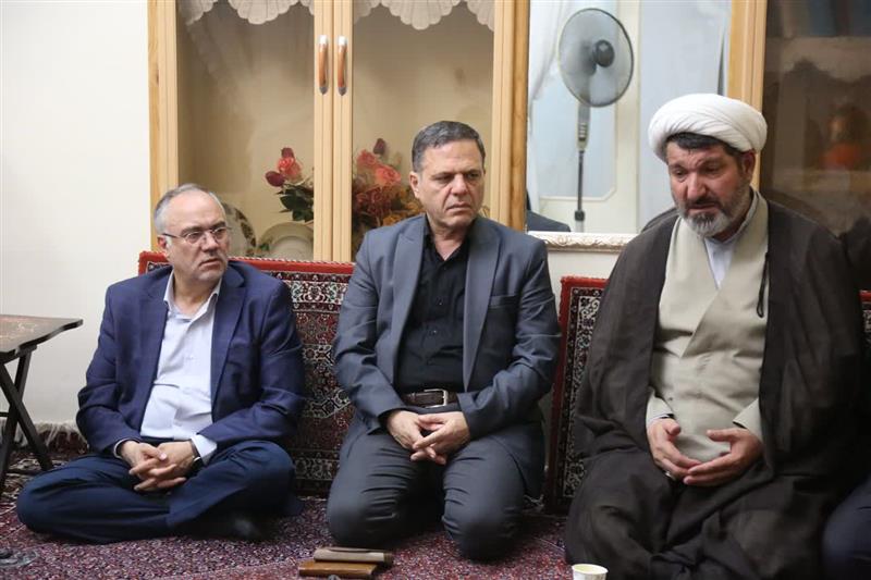 دیدار استاندار زنجان با خانواده شهید فروغی و وداع و ادای احترام به پیکر مطهر شهید حیدری