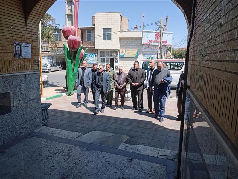 تجدید میثاق استاندار زنجان و مدیران استانی با شهدا در آغاز هفته دولت