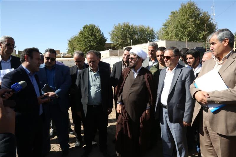 بازدید سید محسن صادقی، استاندار زنجان، از ورزشگاه شهید خرمی  شهرستان خرمدره