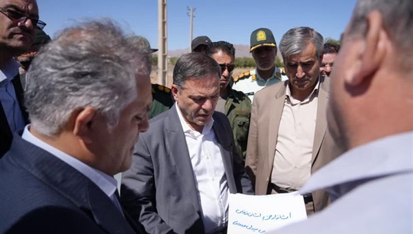 بازدید سید محسن صادقی استاندار زنجان از کمربندی شمالی و میدان ورودی شهر خرمدره