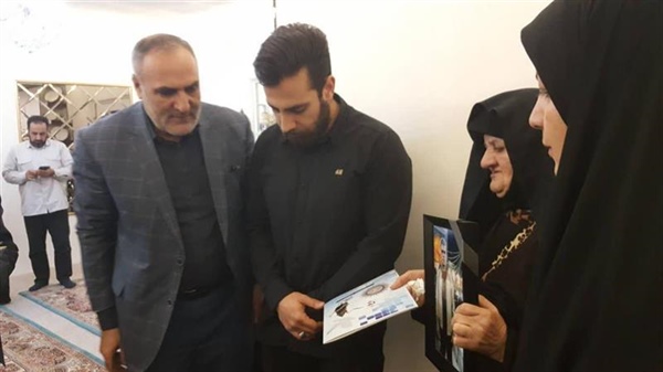 دیدار مسئولان استان زنجان با خانواده شهید مردمی جعفر دهقان