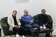 دیدار معاون وزیر ورزش و جوانان با خانواده شهید ورزشکار حامد ثقفی در زنجان