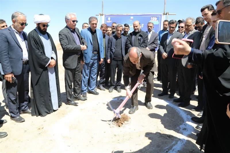کلنگ دو مدرسه ۱۲ کلاسه در زنجان زده شد