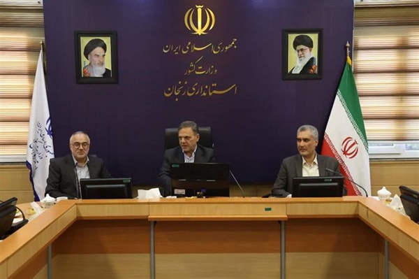 برگزاری مراسم تکریم کارمندان بازنشسته استانداری زنجان با حضور استاندار