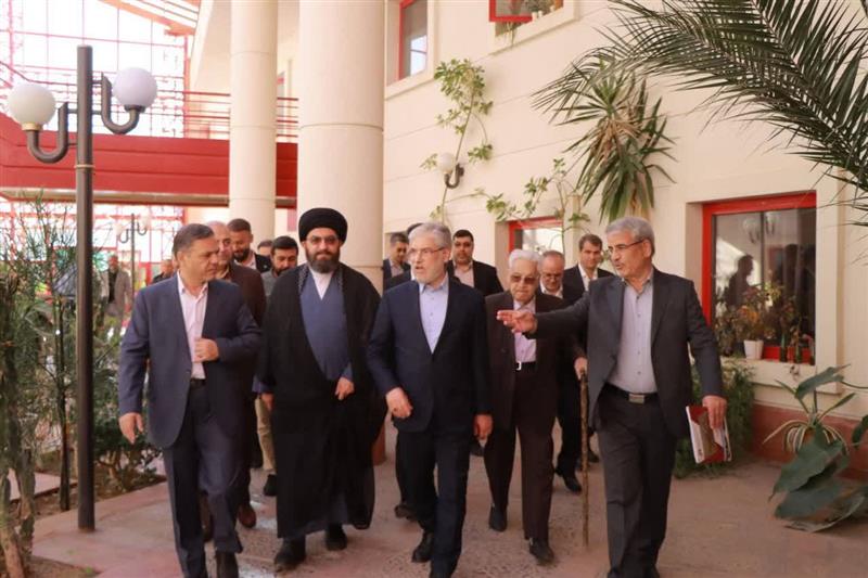وزیر علوم وارد زنجان شد / استقبال استاندار و نماینده ولی‌فقیه از حسین سیمایی