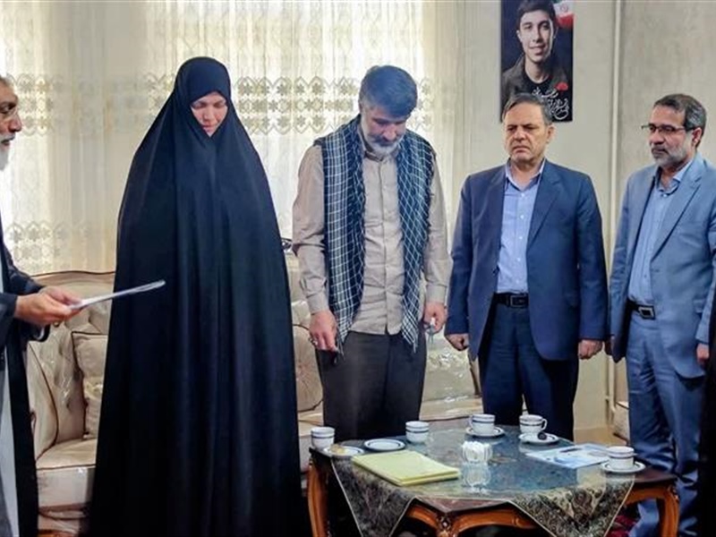 ادامه راه شهدای امنیت وظیفه همگانی است