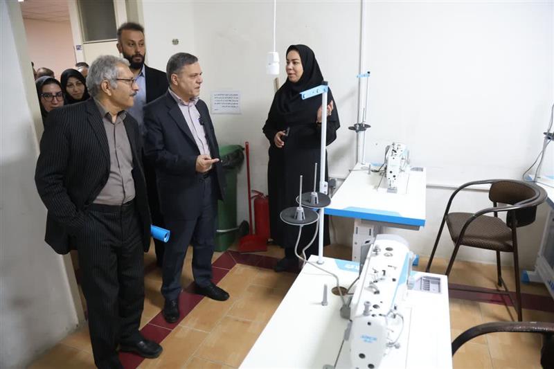 استاندار زنجان از دانشگاه ملی مهارت خواهران بازدید کرد / تأکید بر توانمندسازی بانوان و اشتغال پایدار
