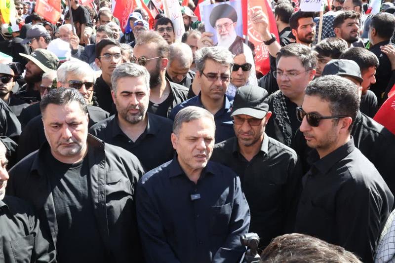 حضور استاندار زنجان در مراسم تشییع رهبر شهید آیت الله سید علی خامنه ای
