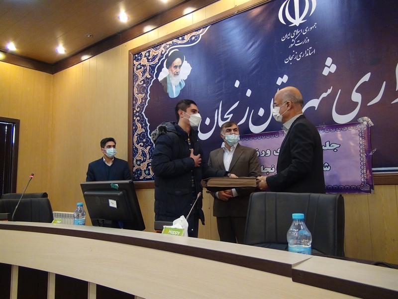 قهرمانان ورزشی الگو و سرمایه اجتماعی هر جامعه ای هستند