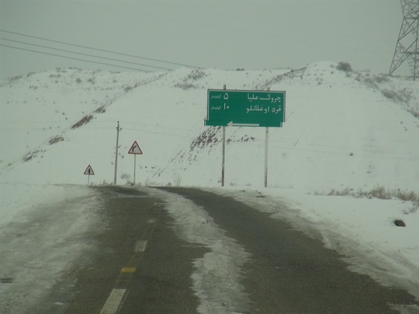 بررسی حضوری خالقی فرماندار زنجان از بازگشایی محورهای صعب العبور بخش زنجانرود