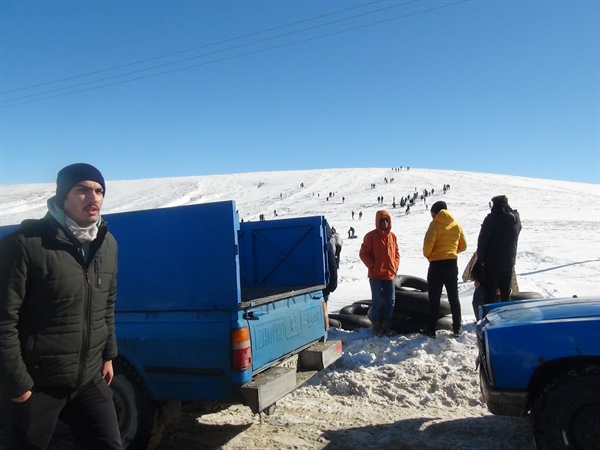 حضور میدانی خالقی فرماندار زنجان در "پیست پاپائی جهت اتخاذ تمهیدات لازم برای موارد ایمنی"