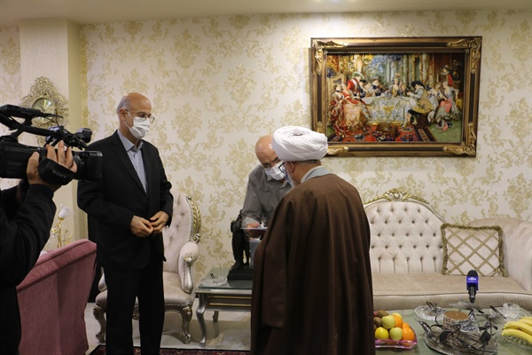 "جانبازان عزیز مجاهدان فداکار و شهیدان زنده اند" مقام معظم رهبری(مدظله العالی)