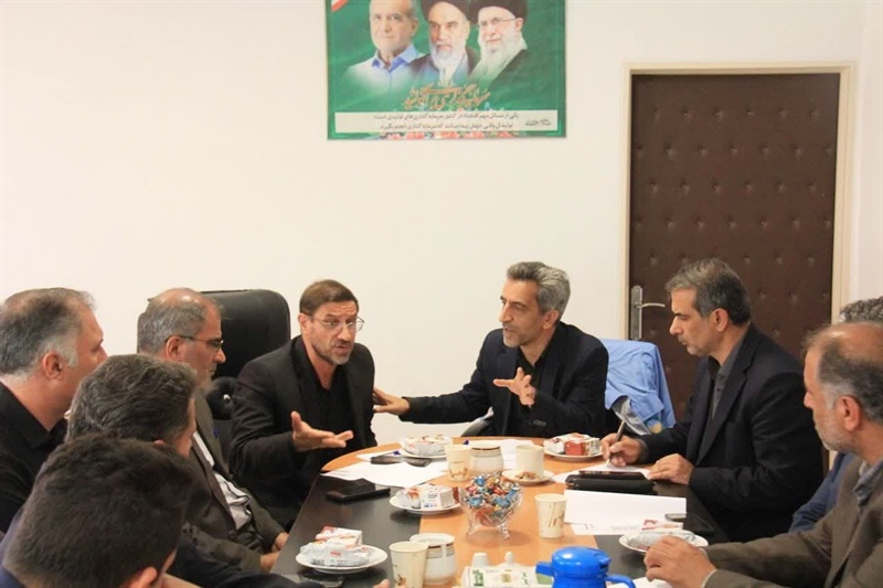 نشست فرماندار زنجان با نماینده مجلس: پیگیری مشکلات روستاهای «بناب»، «پاپایی» و «نیماور»