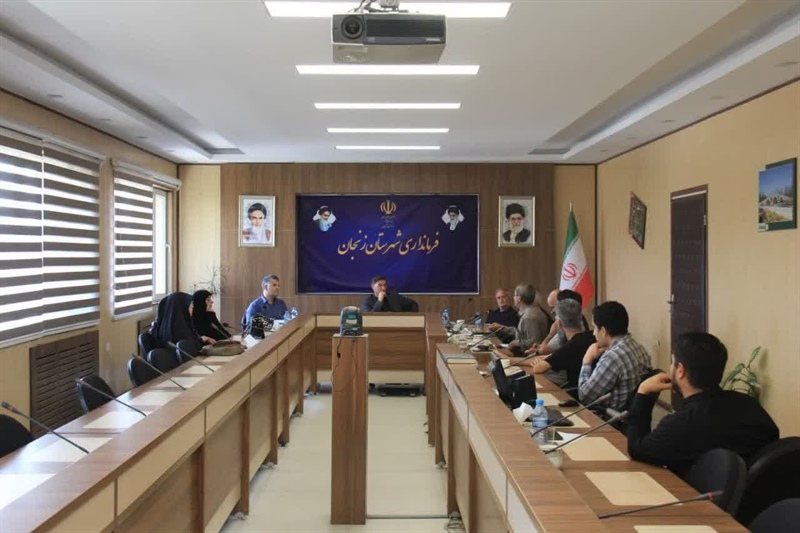 بررسی مشکلات سبزه‌میدان در دیدار اهالی و کسبه با فرماندار زنجان