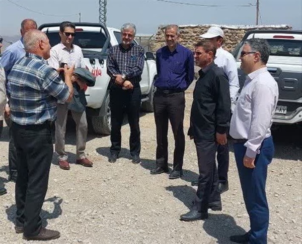 فرماندار زنجان در روستای جزیمق: پیگیری مشکلات آب و راه در اولویت است