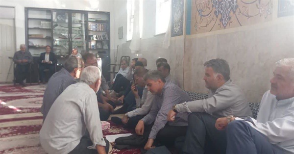 دیدار فرماندار زنجان با اهالی روستای دالکی در هفته‌ی دولت