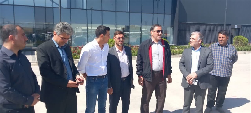 بازدید فرماندار و نماینده مجلس از واحدهای تولیدی و کشاورزی زنجانرود