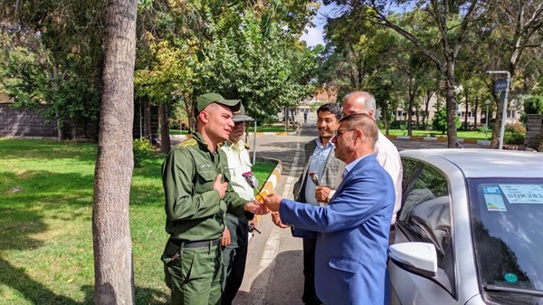 تقدیر فرماندار زنجان از پرسنل انتظامی فرمانداری به‌مناسبت روز سرباز