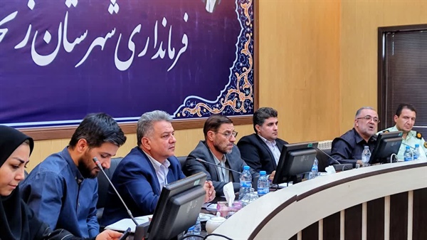 تأکید فرماندار بر قانون‌مداری و پیگیری امور و پروژه‌های ناتمام روستا در نشست تخصصی دهیاران بخش مرکزی شهرستان