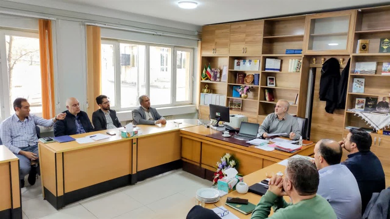 تصمیم‌گیری برای ایجاد مراکز «روستا بازار» در زنجان با هدف حذف دلالان در نشست تنظیم بازار شهرستان