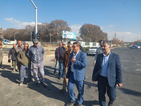 فرماندار زنجان در بازدید میدانی از وضعیت ترافیک ایجاد شده به علت مسدودسازی بخشی از بزرگراه ۲۲ بهمن در مقابل پادگان ارتش، بر تسریع در اجرای پروژه‌ی کانال انتقال آب سطحی نصر در محل تقاطع ارتش تأکید کر
