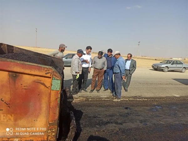 بازدید از آسفالت ریزی معبر اصلی روستای بزین