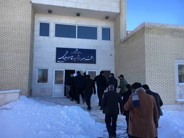 بازدید شهامی معاون توسعه مدیریت و منابع استانداری زنجان از استخر سرپوشیده سردارشهید حاج قاسم سلیمانی شهر صایین قلعه