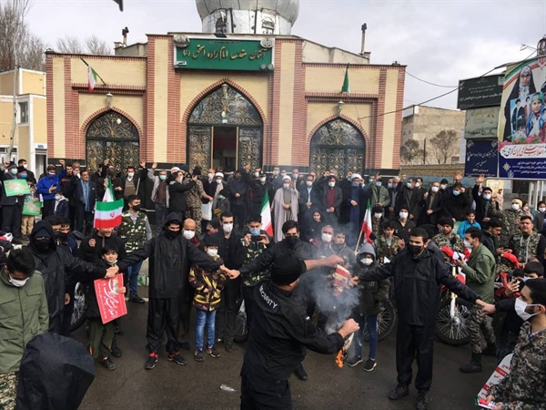 برگزاریی راهپیمایی خودرویی و موتوری ۲۲ بهمن و گرامیداشت چهل و سومین سالگرد پیروزی انقلاب اسلامی با حضور پرشور اقشار مختلف مردم و مسئولین در شهرستان ابهر