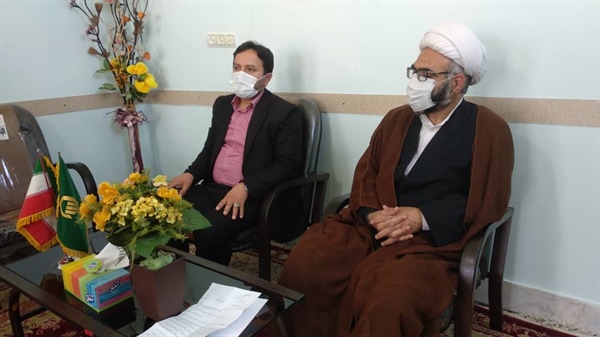 دیدار و گفتگوی ذوالقدر فرماندار شهرستان ابهر با حجت الاسلام زارعی امام جمعه شهر هیدج، به منظور بررسی راهکارها در راستای تحقق شعار سال جدید