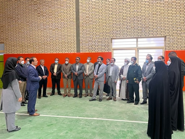 بازدید ذوالقدر فرماندار ابهر به همراه جمعی از مسئولین شهرستان از ورزشگاه مجتمع آموزشی پویا به منظور رفع مشکلات