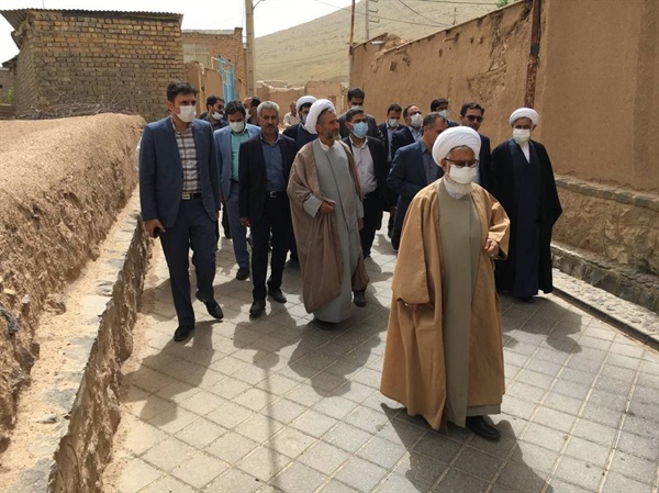 بازدید حجت الاسلام روحانی نژاد نماینده ولی فقیه و رئیس شورای مرکزی بنیاد مسکن انقلاب اسلامی، حجت الاسلام خاتمی نماینده ولی فقیه در استان زنجان از روستای تاریخی و گردشگری درسجین