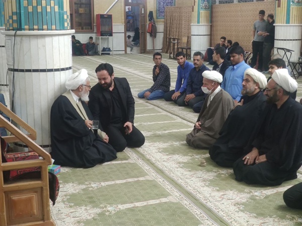 حضور فرماندار شهرستان ابهر در مراسم گرامیداشت سالگرد ارتحال ملکوتی امام خمینی (ره) و سالروز قیام خونین ۱۵ خرداد در شهر هیدج با سخنرانی آیت اله خاتمی نماینده ولی فقیه در استان و امام جمعه محترم زنجان