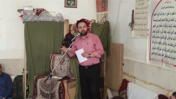 حضور ذوالقدر فرماندار شهرستان ابهر به همراه جمعی از مسئولین در روستای قره آغاج و دیدار با اهالی و کشاورزان به منظور بررسی مسائل و رفع مشکلات