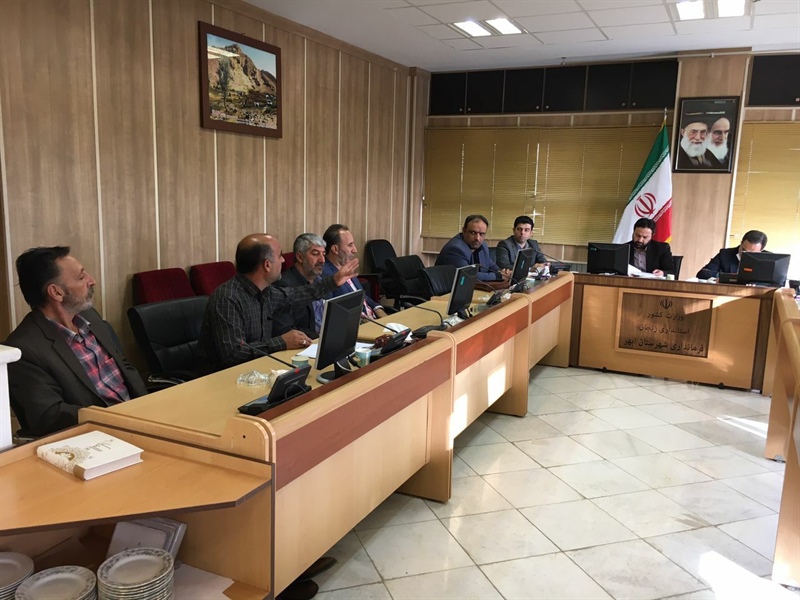 برگزاری جلسه رفع ابهامات الحاق به محدوده زمین های شریف آباد به ریاست ذوالقدر فرماندار شهرستان ابهر