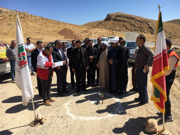 آیین کلنگ زنی پروژه بهسازی راه ارتباطی روستای گلی در پنجمین روز از هفته دولت