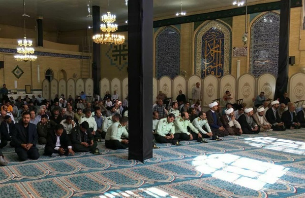 برگزاری مراسم بزرگداشت شهادت مظلومانه پرسنل فداکار نیروی انتظامی با حضورذوالقدر فرماندار شهرستان ابهر، حجت الاسلام نوری امام جمعه صائین قلعه و جمعی از مسئولین در مسجد صاحب الزمان (عج) شهر صائین قلعه