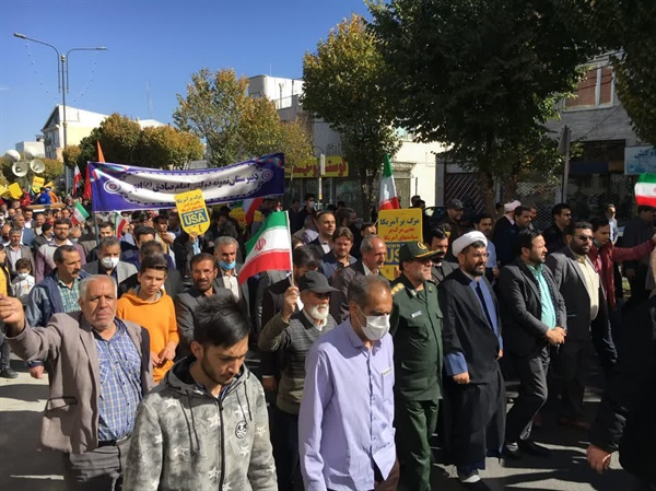 حضور ذوالقدر فرماندار شهرستان ابهر در راهپیمایی باشکوه ۱۳ آبان و سخنرانی در آئین سیاسی عبادی نماز جمعه شهر ابهر