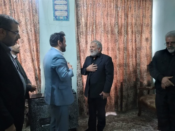 دیدار ذوالقدر فرماندار شهرستان ابهر با خانواده شهید قاسم یارقلی به مناسبت درگذشت مادر شهید والامقام