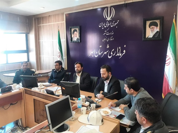 برگزاری جلسه ستاد خدمات سفر به ریاست ذوالقدر فرماندار شهرستان ابهر و با حضور مسئولین مربوطه