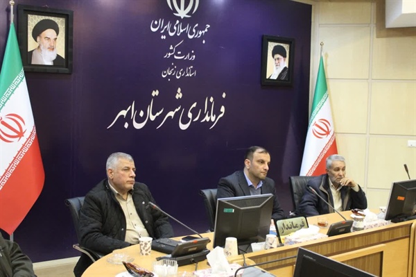 نشست صمیمی خلجی سرپرست فرمانداری شهرستان ابهر با جمعی از جامعه ایثارگری شهرستان ابهر