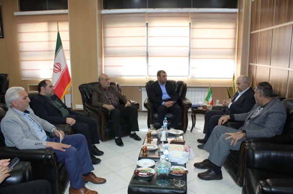 دیدار سلطانی نماینده اسبق دوره هفتم مردم خدابنده در مجلس شورای اسلامی، خلجی رئیس بانک تجارت ابهر و هئیت همراه با خلجی سرپرست فرمانداری شهرستان ابهر جهت تبریک انتصاب وی به سمت سرپرست فرمانداری ابهر