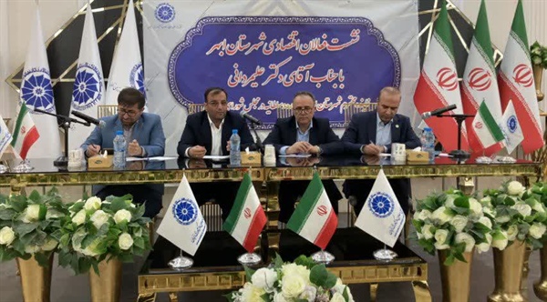 نشست دکتر علیمردانی نماینده مردم شریف شهرستانهای ابهر،خرمدره و سلطانیه در مجلس شورای اسلامی به همراه خلجی سرپرست فرمانداری شهرستان و یوسفی رئیس اتاق بازرگانی استان با فعالان اقتصادی شهرستان ابهر