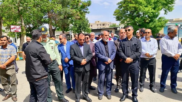مراسم بدرقه رئیس فقید بیمارستان امدادی ابهر مرحوم دکتر عزیز طاهری با حضور مهندس خلجی فرماندار شهرستان ، اعضای شورای اداری و کادر درمان شهرستان ابهر