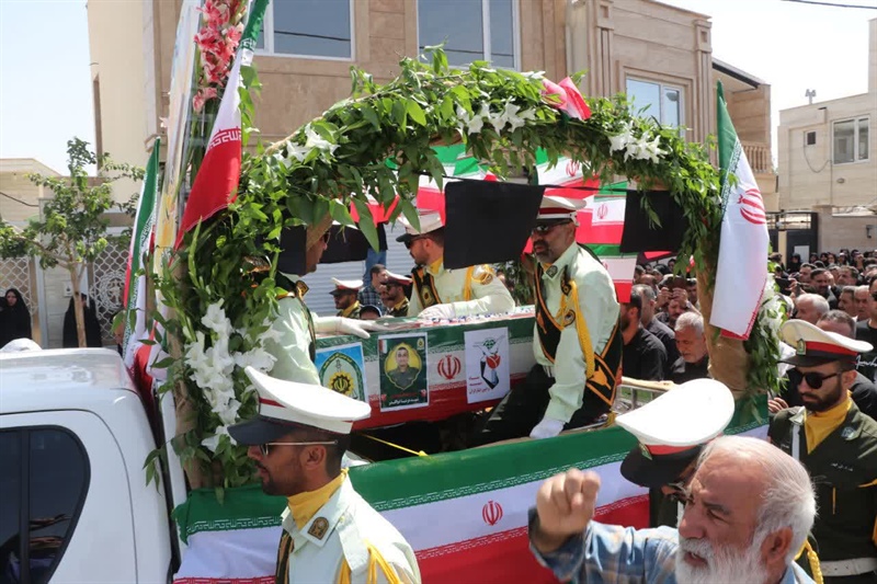 تشییع پیکر شهید عرشیا ذوالقدر در شهرستان ابهر با حضور گسترده مردم انقلابی