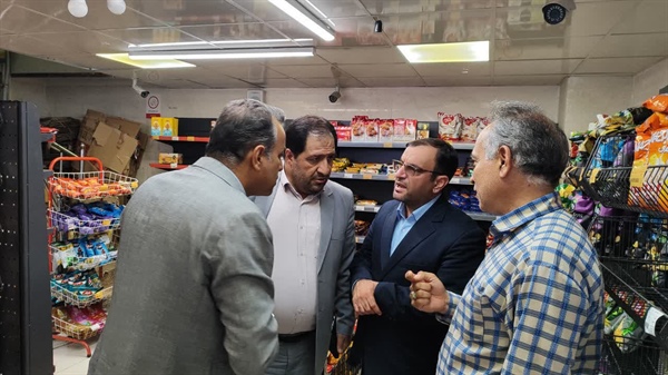 بازدید خلجی فرماندار شهرستان به همراه بختیاری دادستان شهرستان ابهر از بازار، فروشگاه های عرضه مواد غذایی و مراکز توزیع عمده کالا